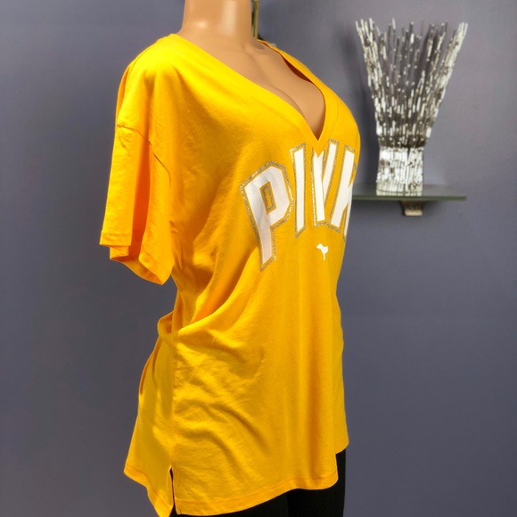 PINK Victoria’s Secret Campus Tee NWOT - Picture 2 of 7